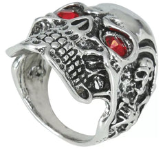 Anello con teschio di metallo