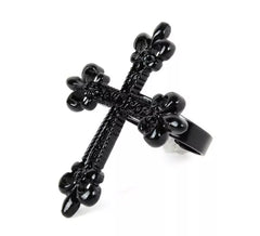 Anello con croce nera in metallo