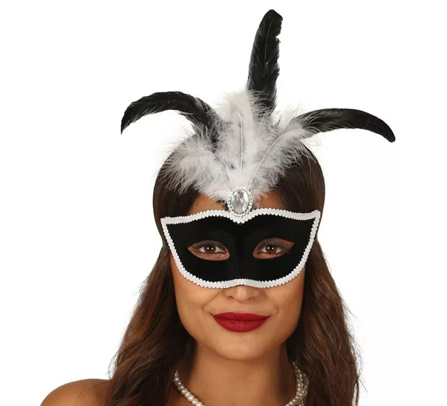 Translation missing: it.Antifaz de Terciopelo Negro con Plumas