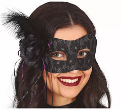 Maschera nera con piuma