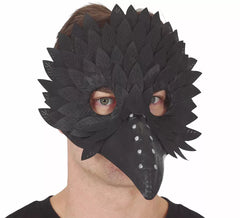 Maschera nera con piume e becco