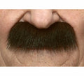 Bigote castaño despuntado de Sargento Militar