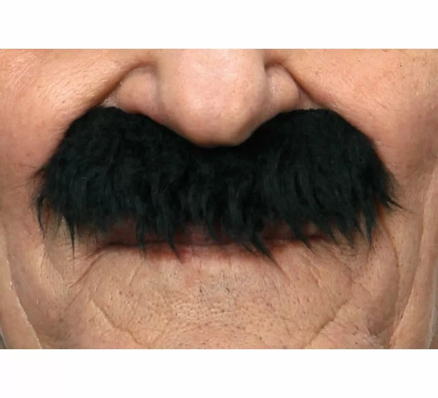 Translation missing: es.Bigote negro de Policía