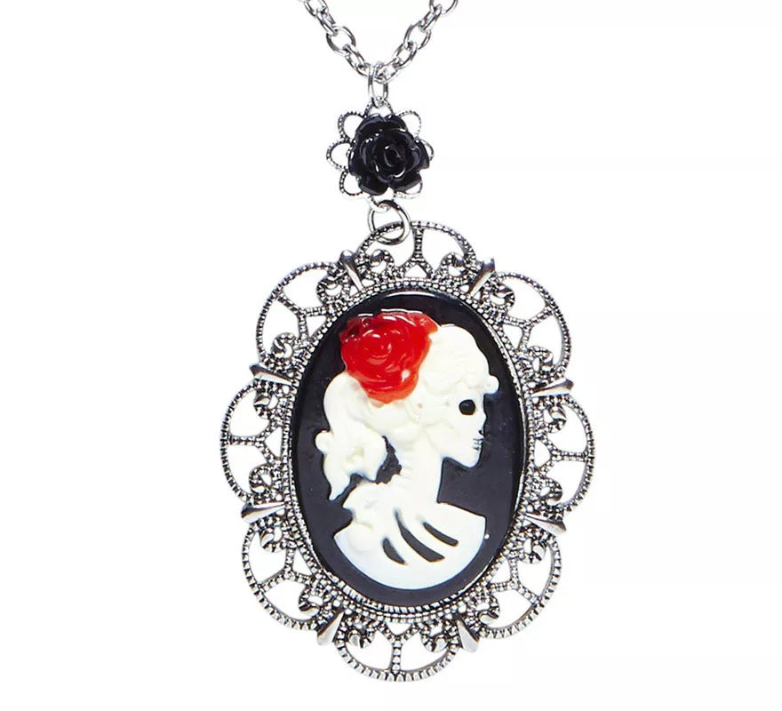 Translation missing: it.Collar con Medallón de Calavera y Rosa Negra