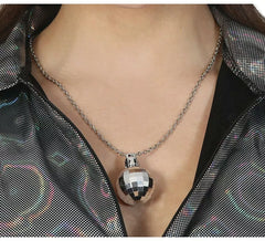Collana con palla da discoteca degli anni '70
