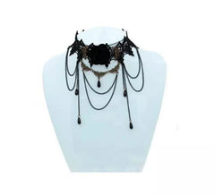 Collana in pizzo gotico con gocce nere