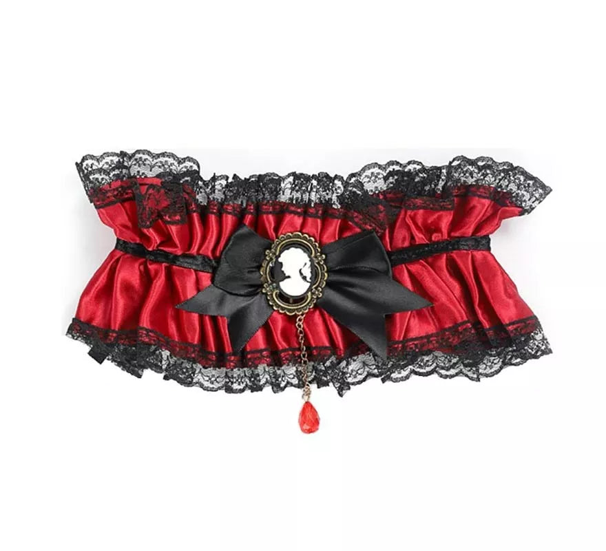 Translation missing: es.Collar Gótico rojo con lazo negro