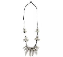 Collana Voodoo con zanne e teschi