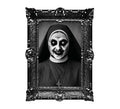 Cuadro Adhesivo de Terror Monja Asesina de 58x45 cm