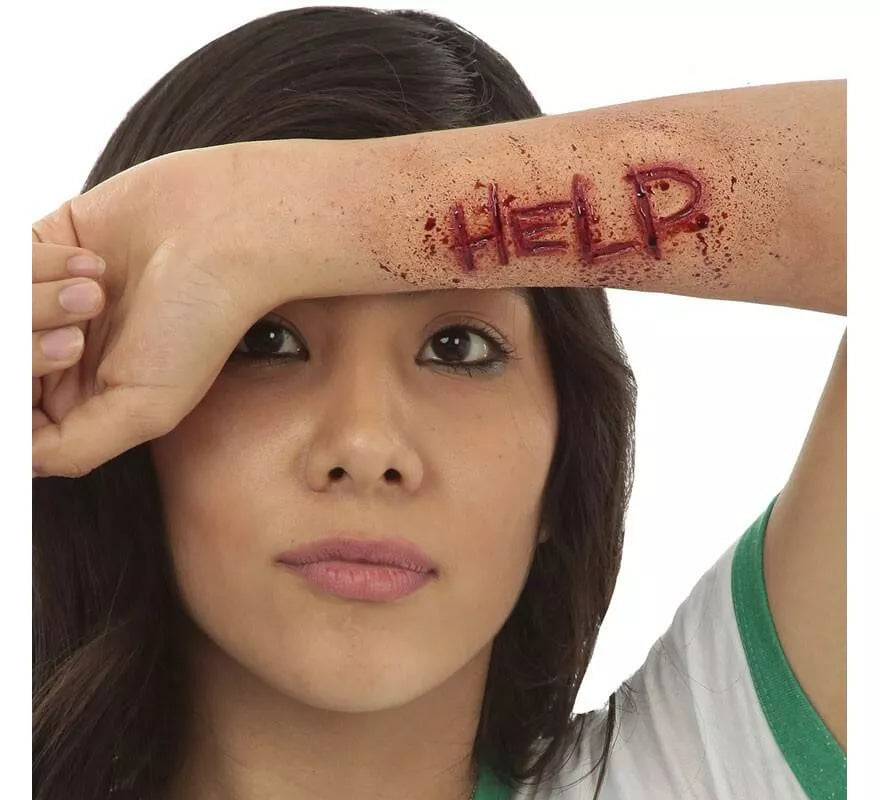 Translation missing: it.Maquillaje FXs de Letras Help Ayuda