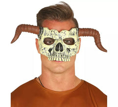 Mezza maschera a forma di teschio con le corna