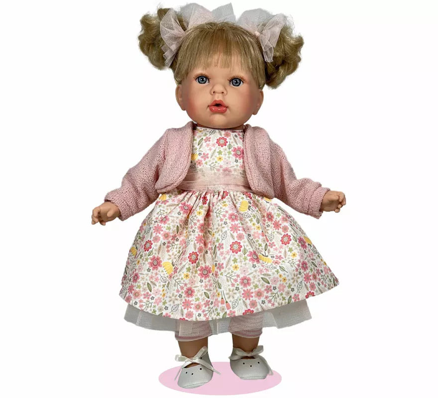 Translation missing: it.Muñeca Tita Spring rubia con Vestido Floral de 45 cm