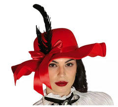Cappello rosso con piume