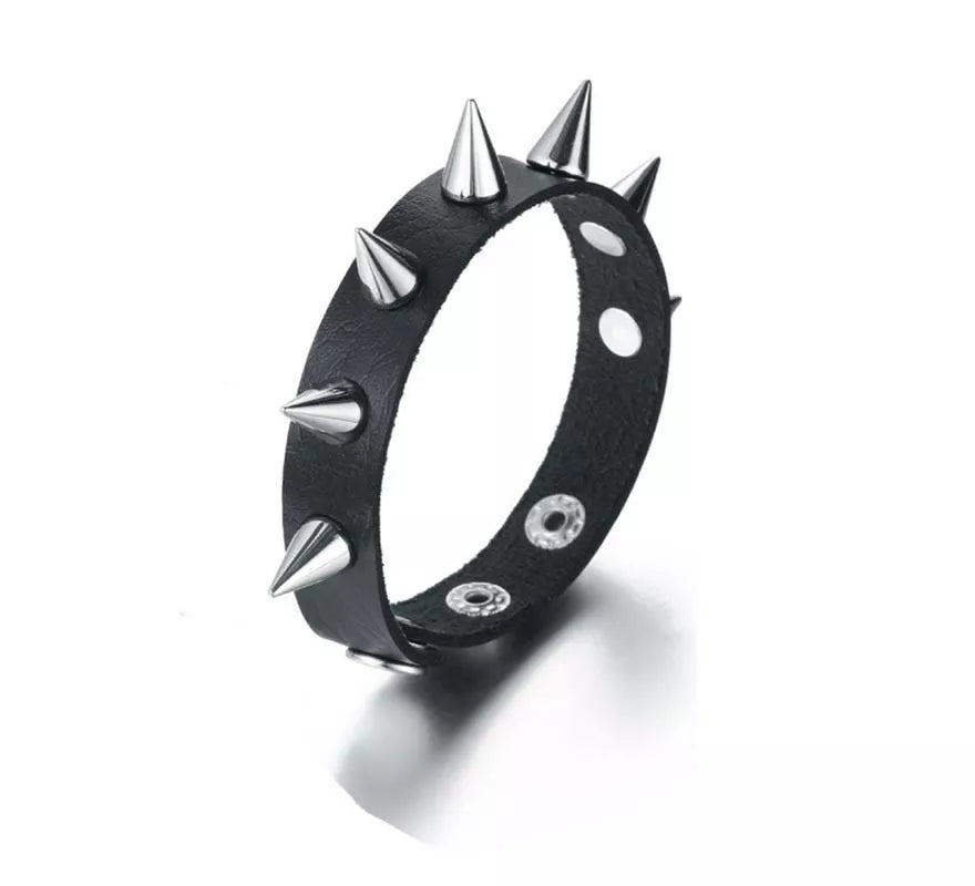 Translation missing: it.Pulsera Punky con pinchos plateados