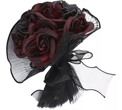Bouquet di rose bordeaux con ragni