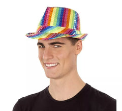 Cappello con paillette arcobaleno